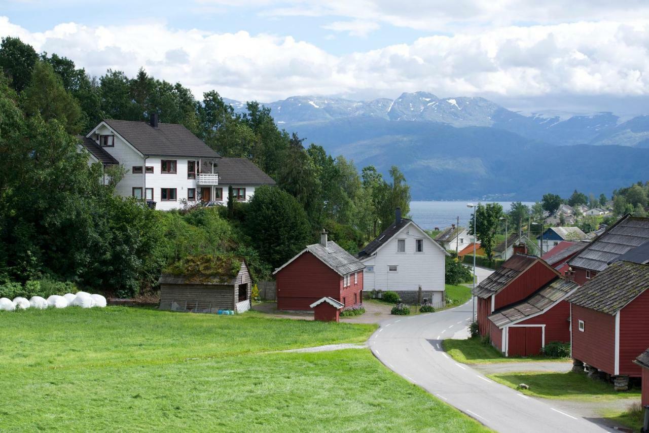 Mo Gardsferie-Pers Frukthage Villa Øystese Eksteriør bilde